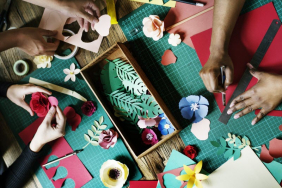 Three-Dimensional Portraits of Suspended Paint Strokes